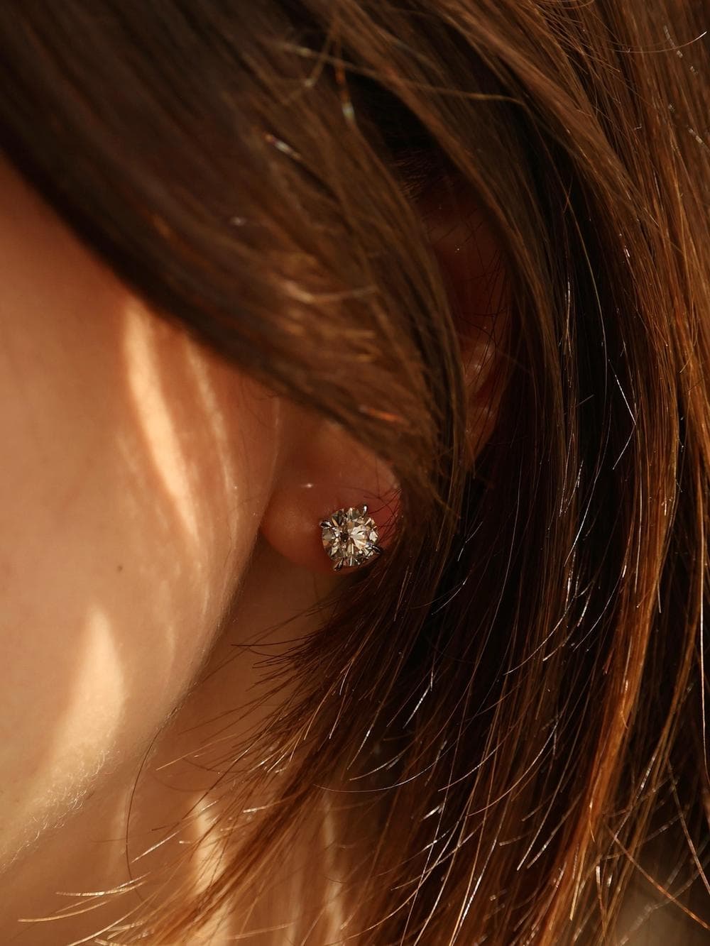 Round Brilliant Stud Earrings in white gold