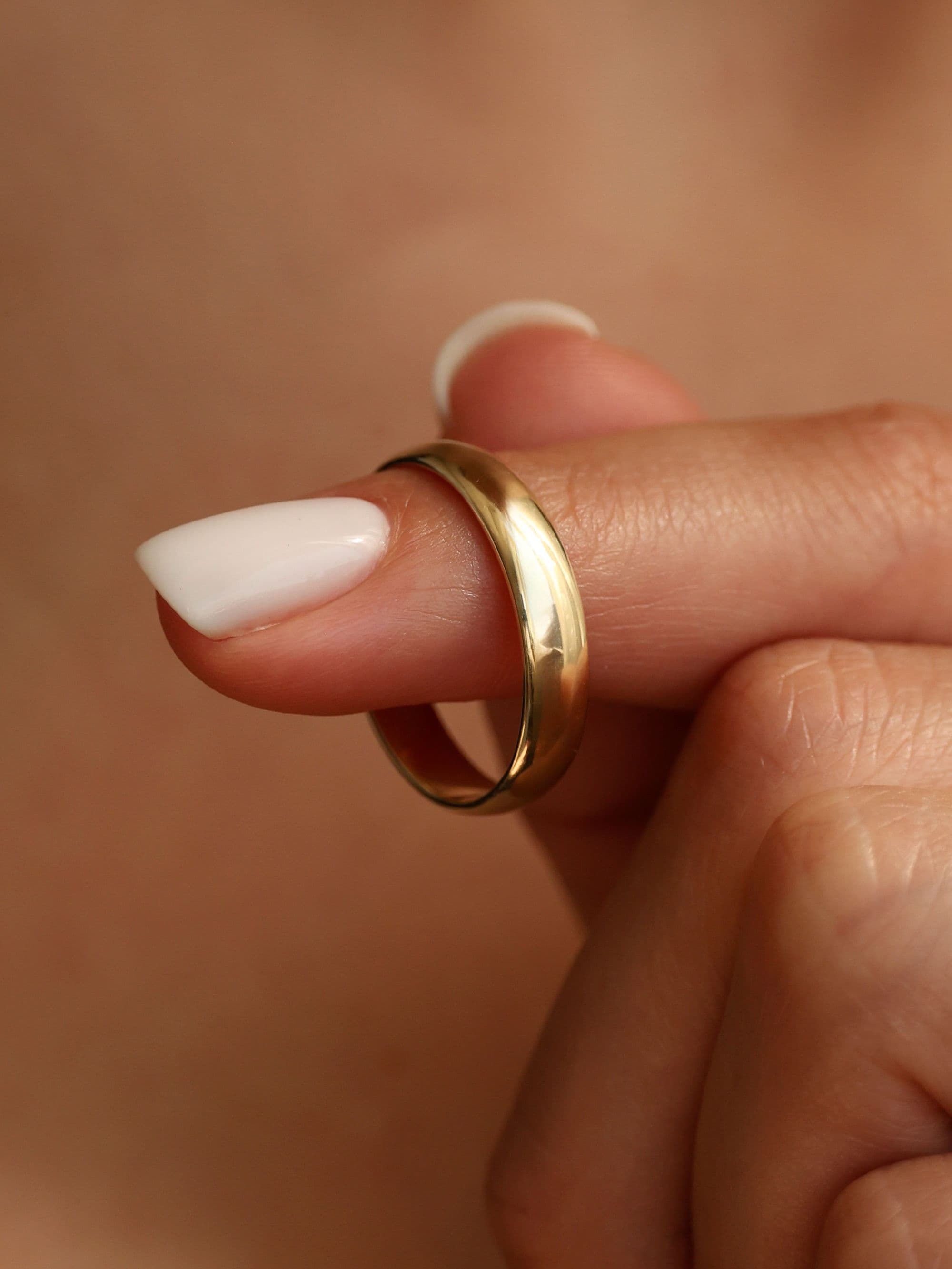 Classic 5mm Wedding Ring with subject