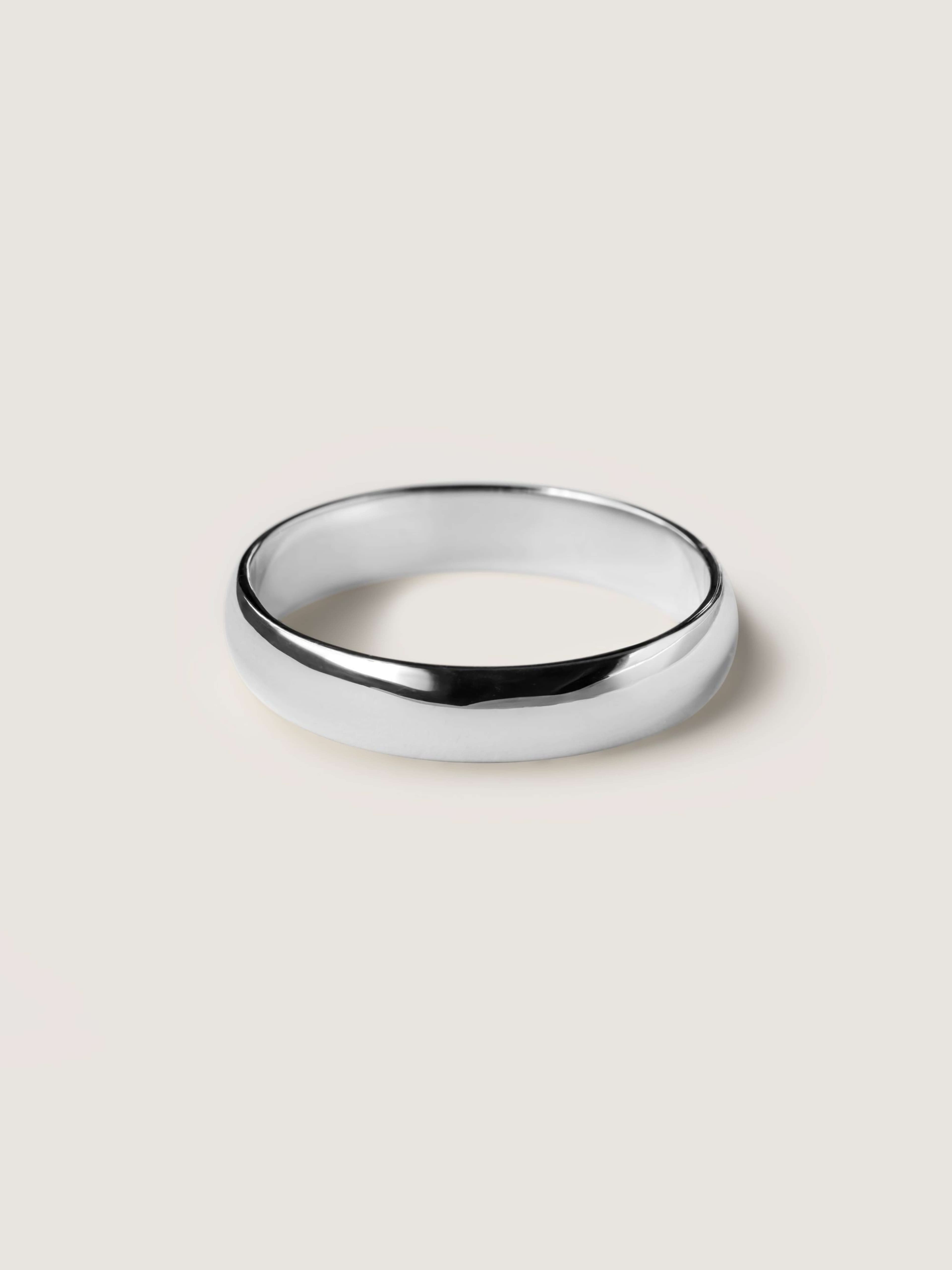 Classic 5 mm half-round wedding ring in white gold
