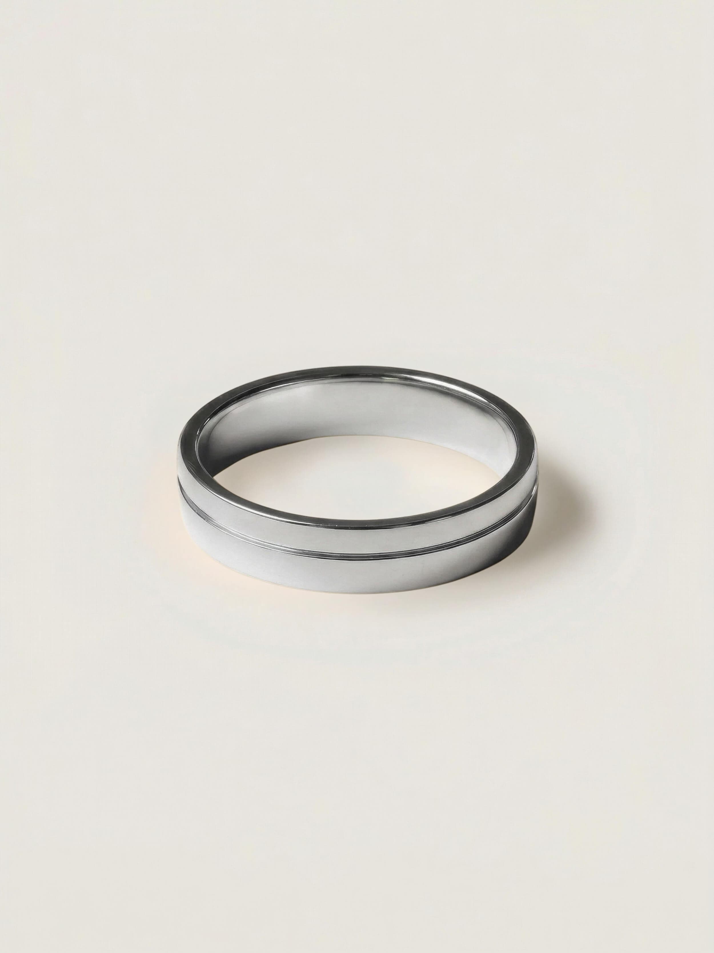 Line Ring in White Gold