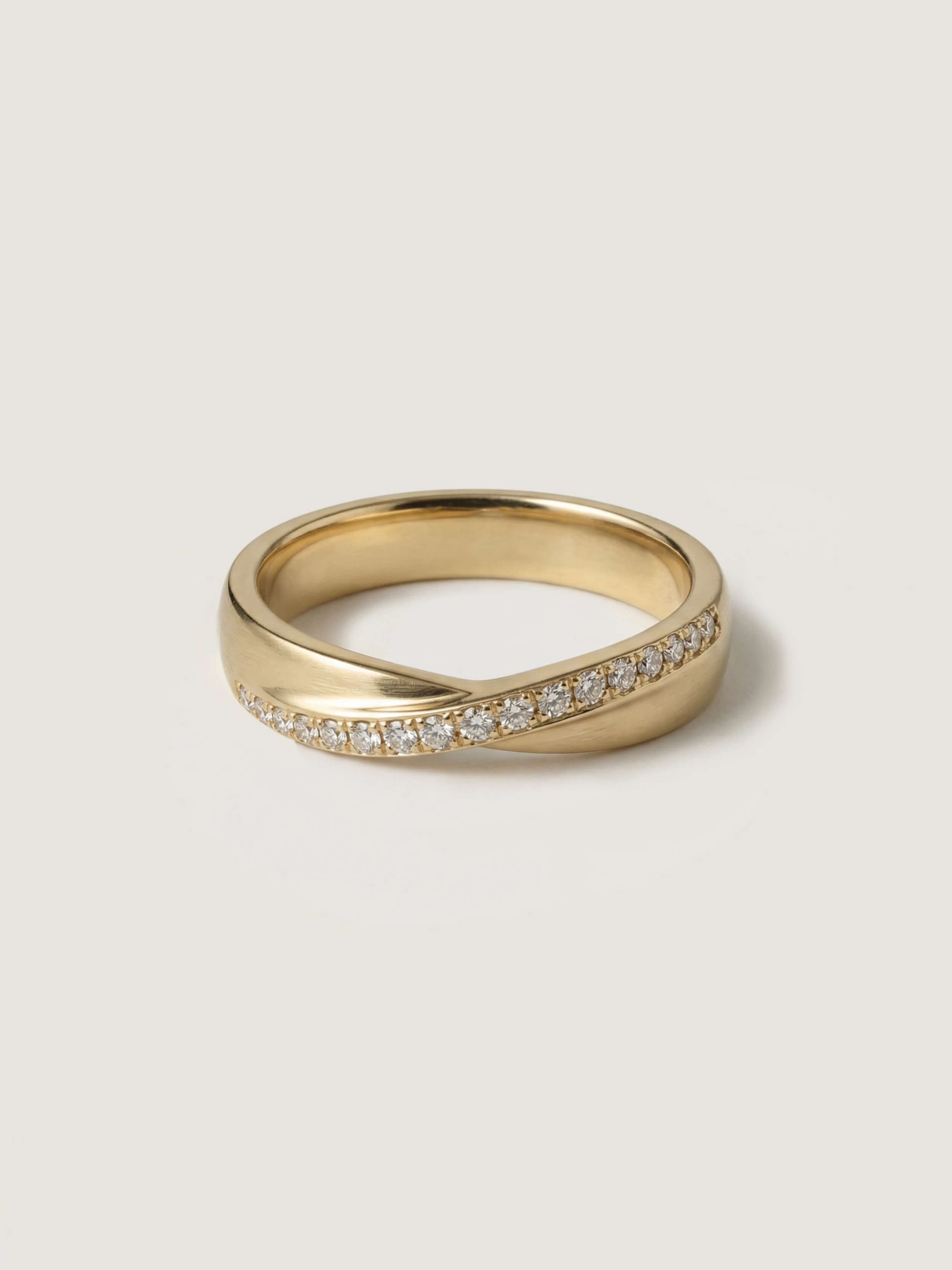 Stellar Union Ring in Yellow Gold
